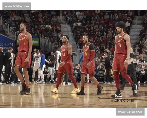 热火与骑士激战正酣 双方核心球员表现出色上演精彩对决